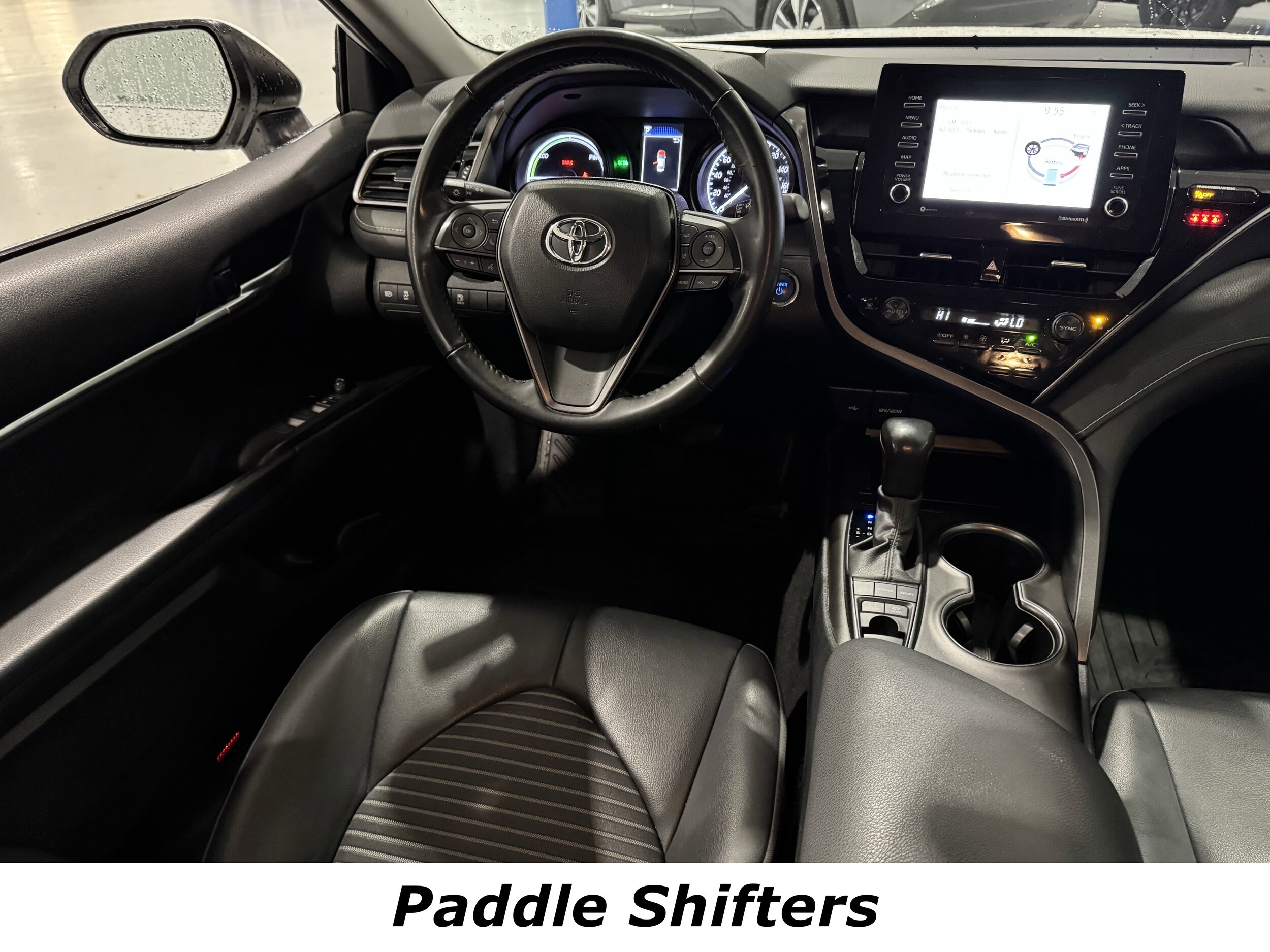 2021 Toyota Camry Hybrid SE photo 4