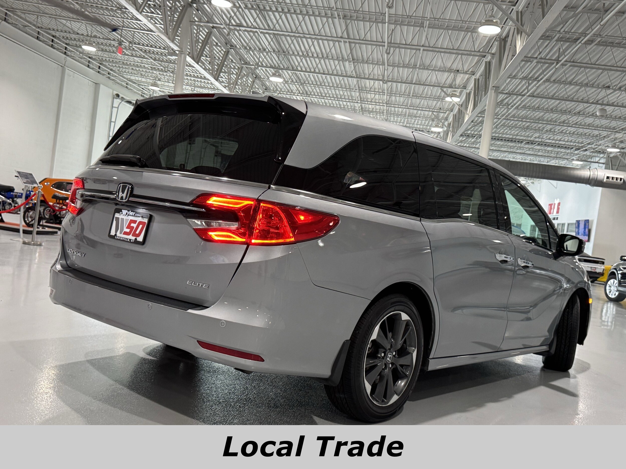 2023 Honda Odyssey Elite photo 3