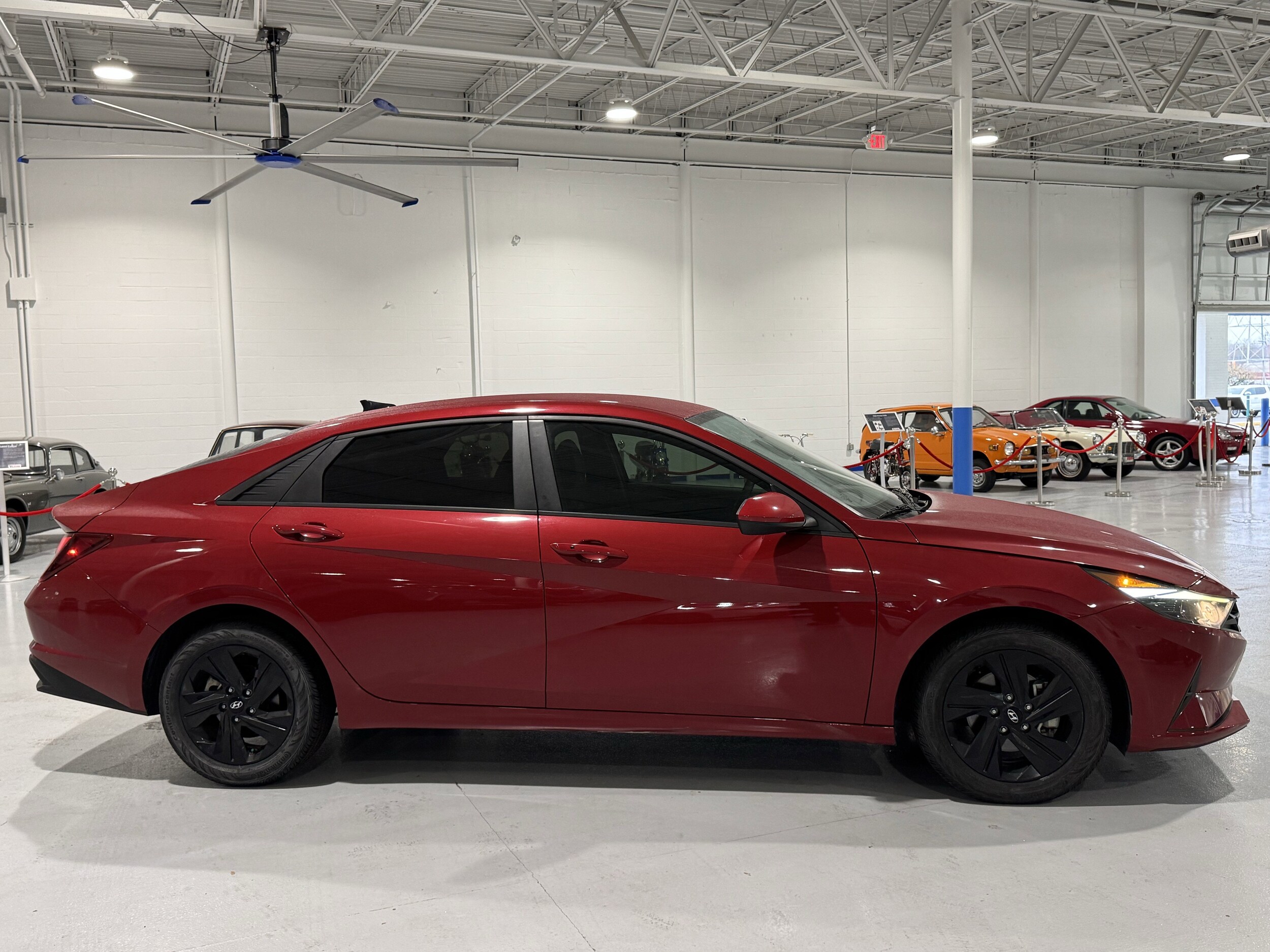 2023 Hyundai Elantra SEL photo 2