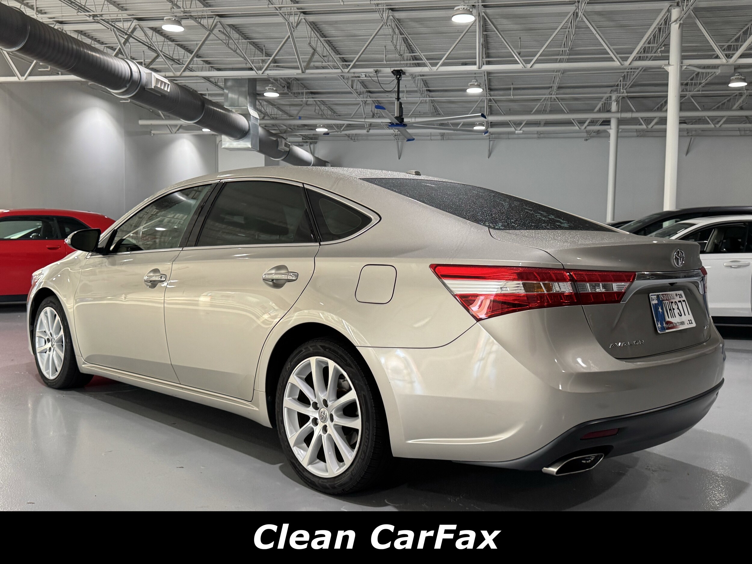 2013 Toyota Avalon XLE Touring photo 2