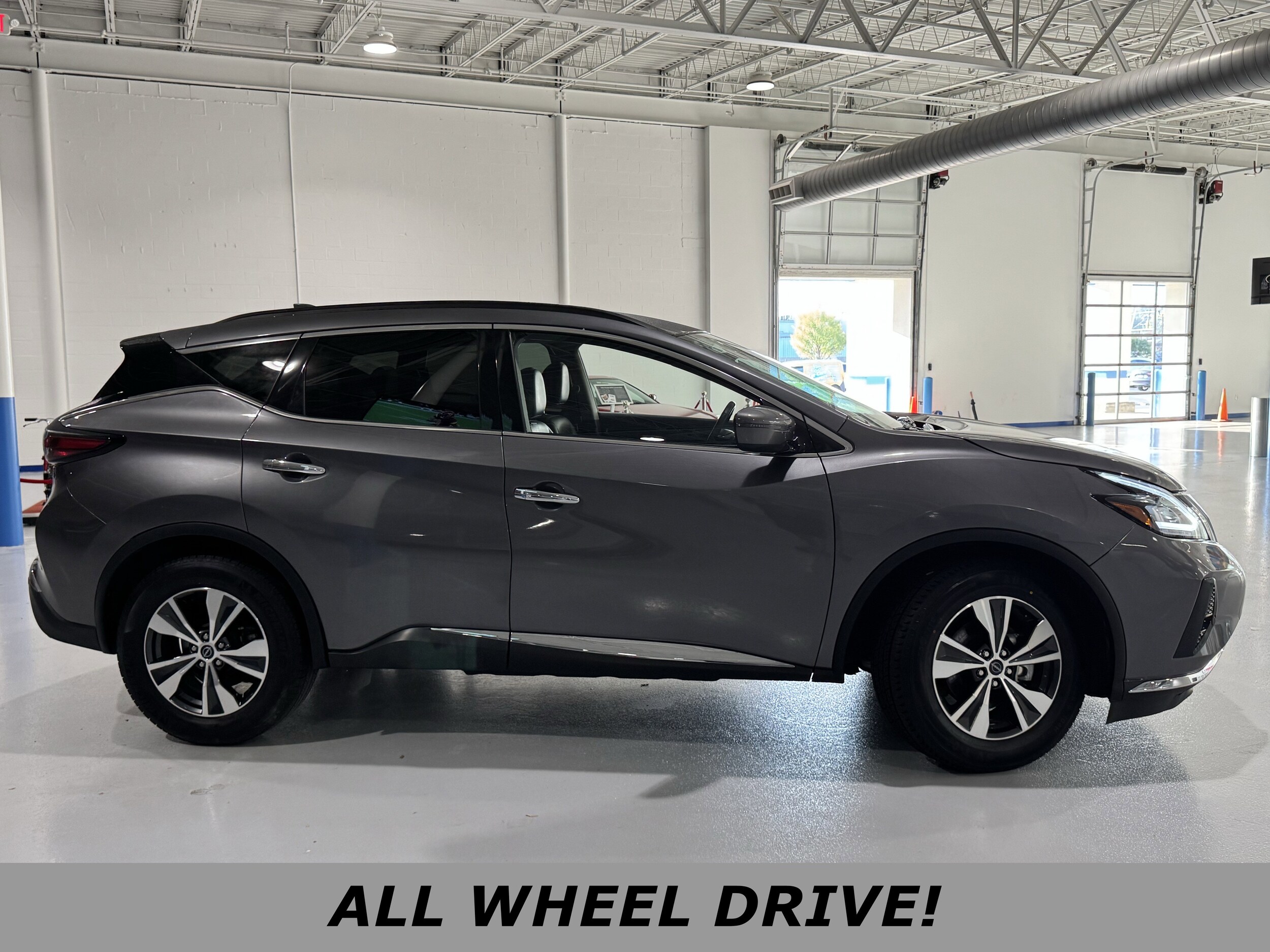 2023 Nissan Murano SV photo 2
