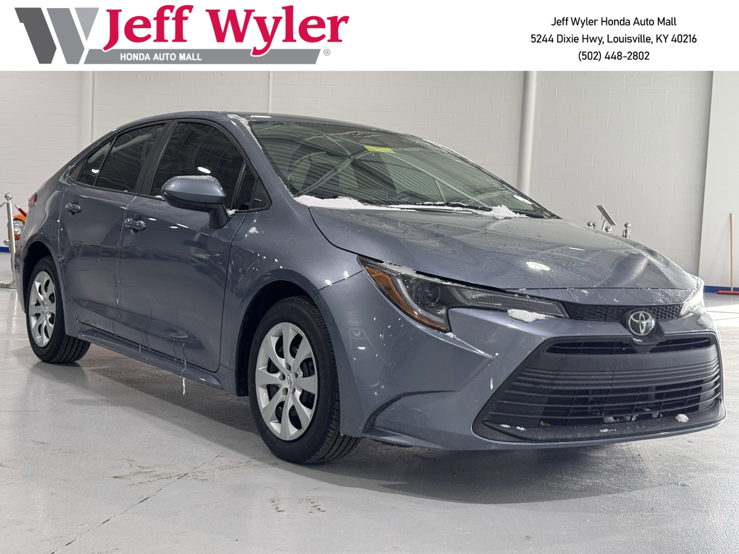 2024 Toyota Corolla LE's photo