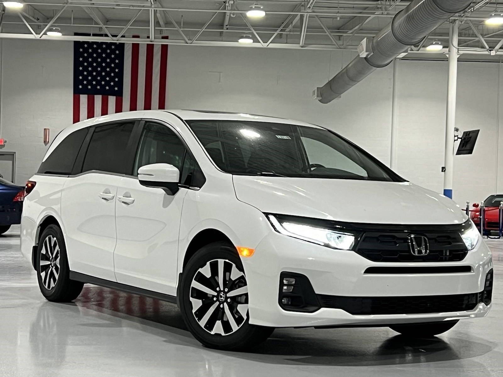 2026 Honda Odyssey EX-L photo 2