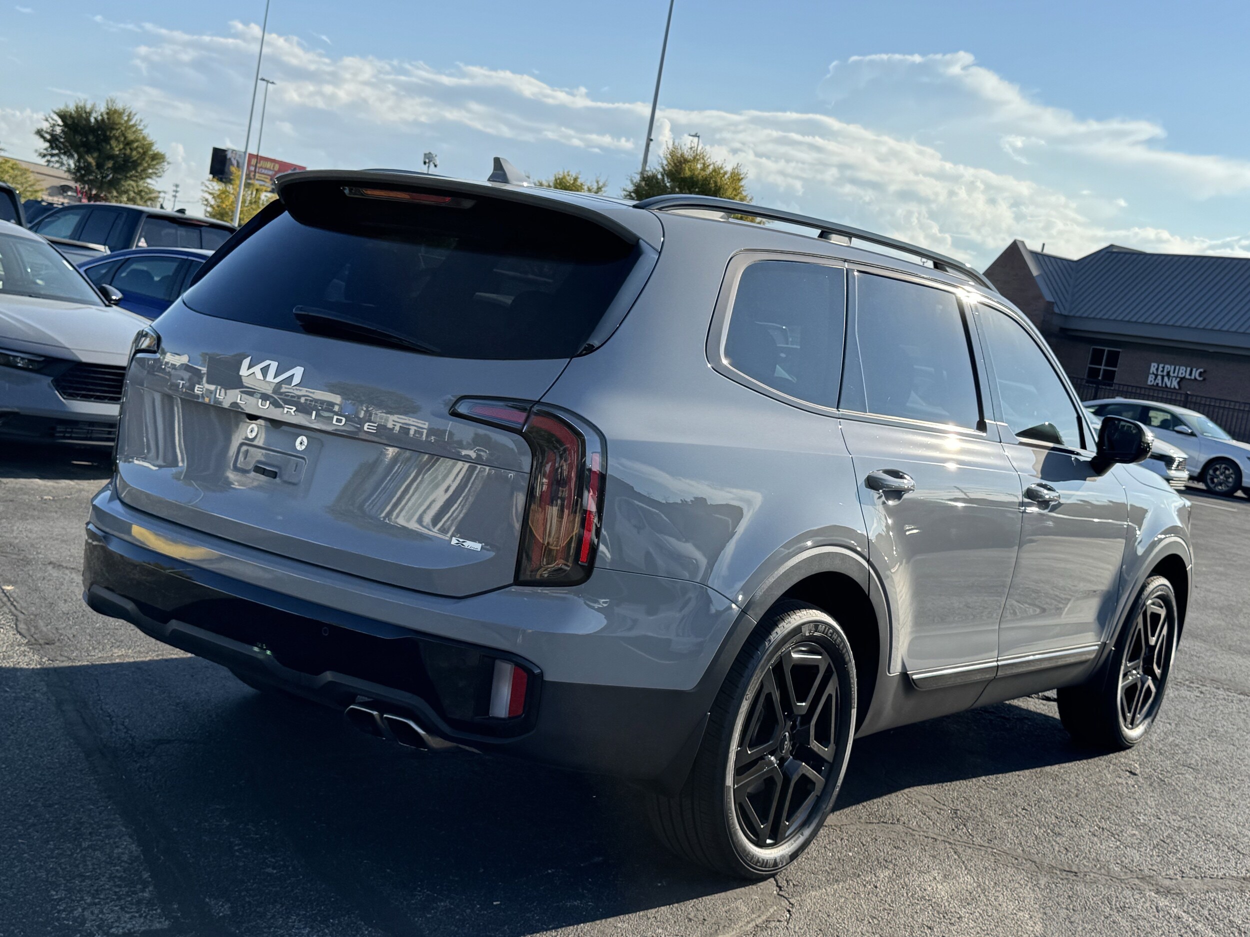 2024 Kia Telluride SX Prestige X-Line photo 2