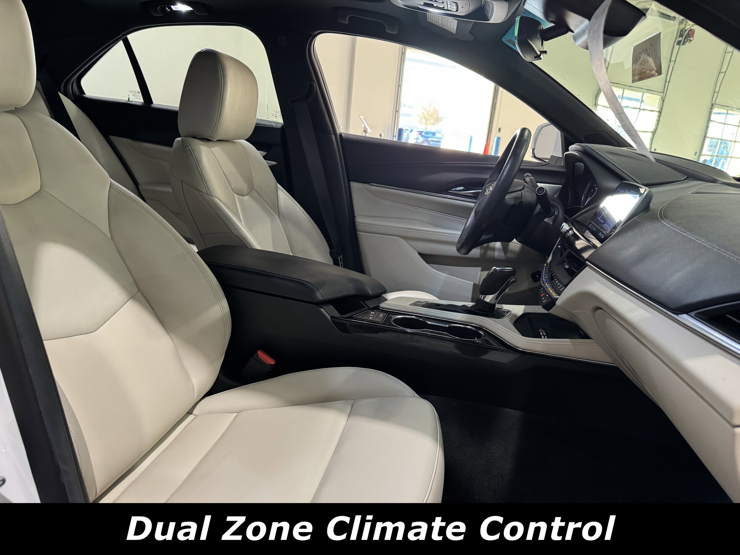 2023 Cadillac CT4 Luxury photo 3