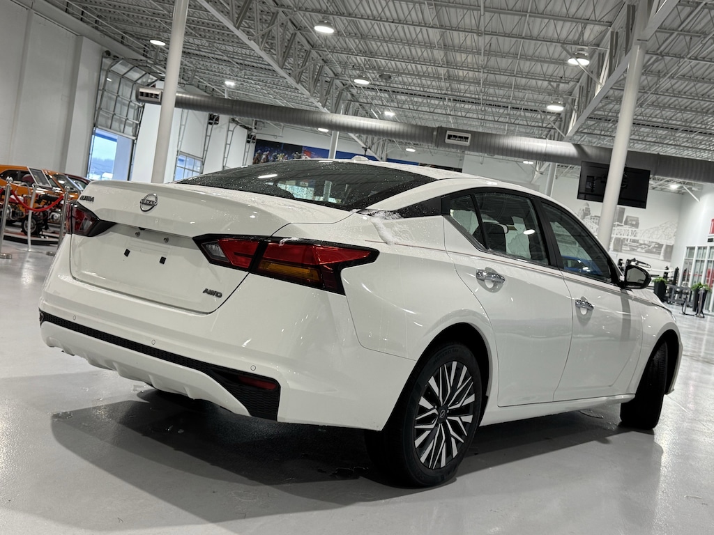 Used 2025 Nissan Altima SV AWD Sedan