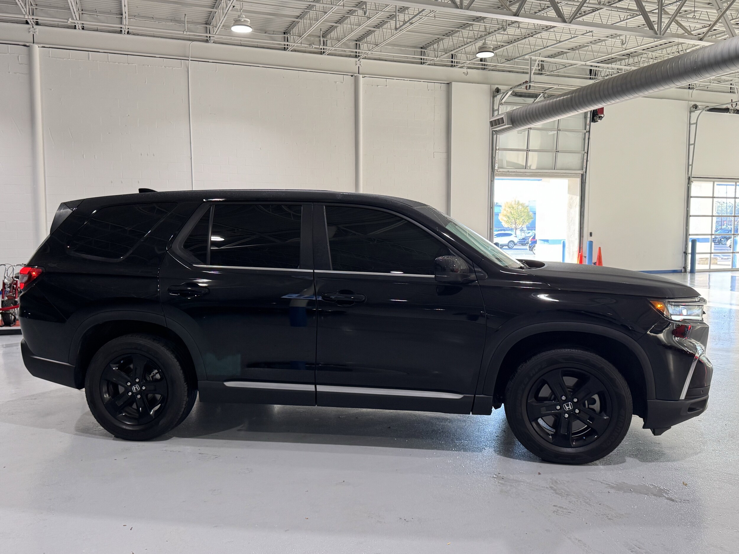 2023 Honda Pilot TrailSport photo 2