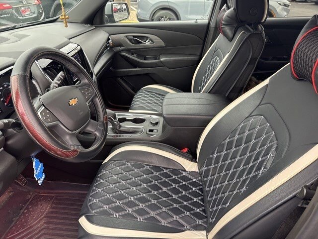 2023 Chevrolet Traverse Cloth 1LT photo 2