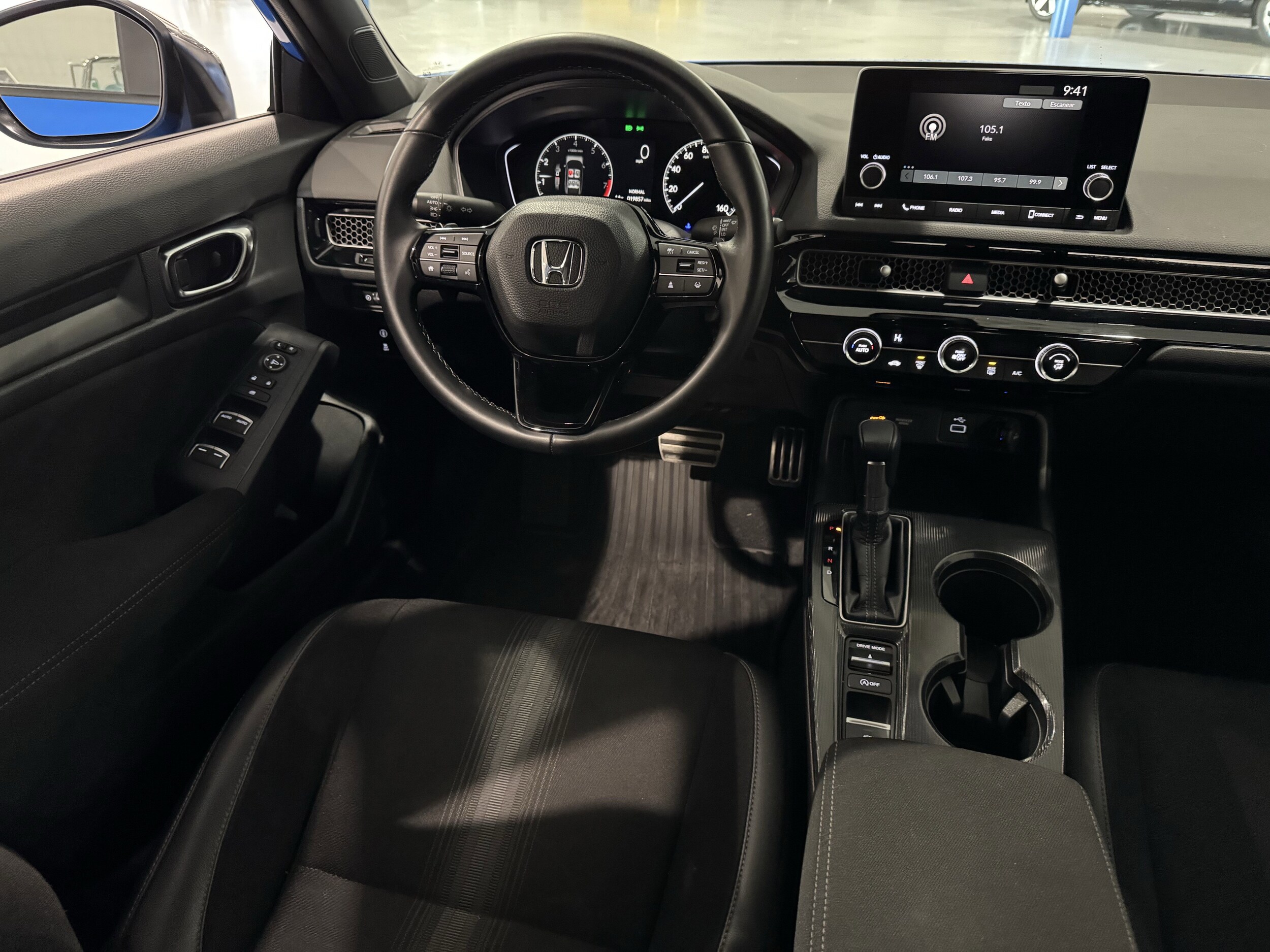 2024 Honda Civic Hatchback Sport photo 4