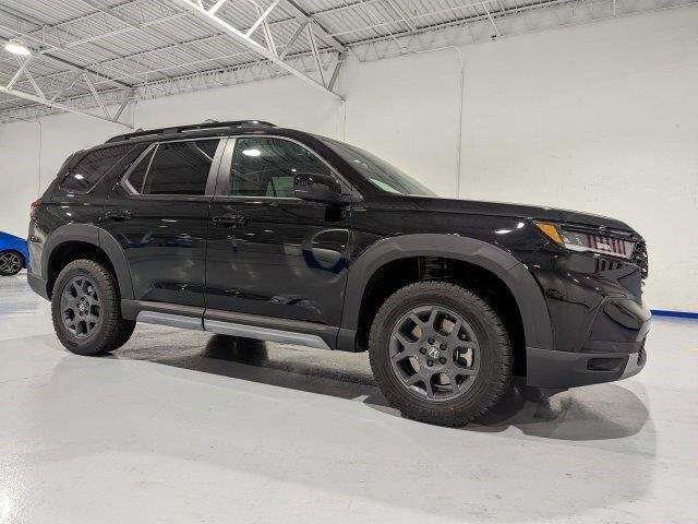 2025 Honda Pilot TrailSport photo 2
