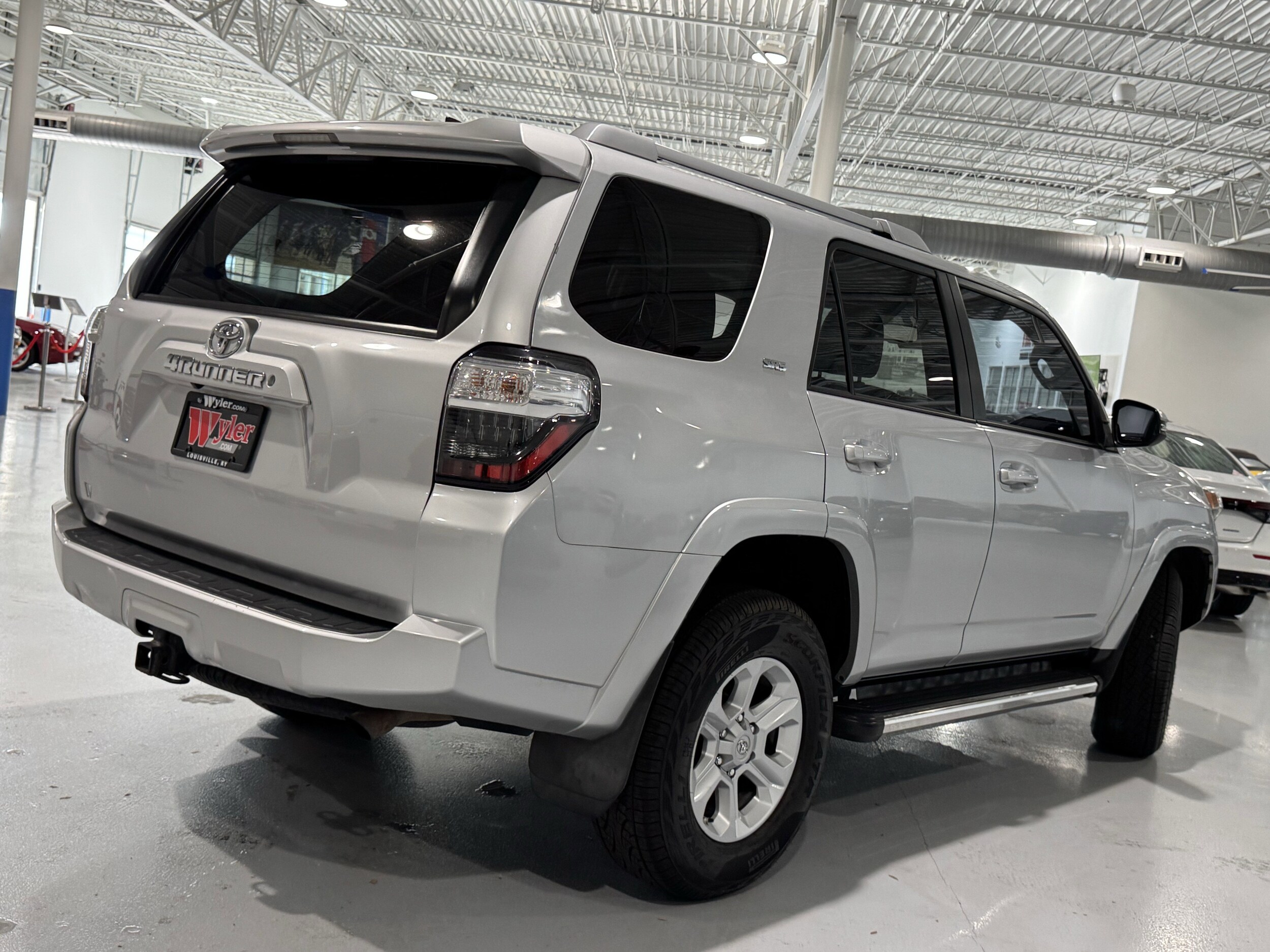 2017 Toyota 4Runner SR5 Premium photo 2