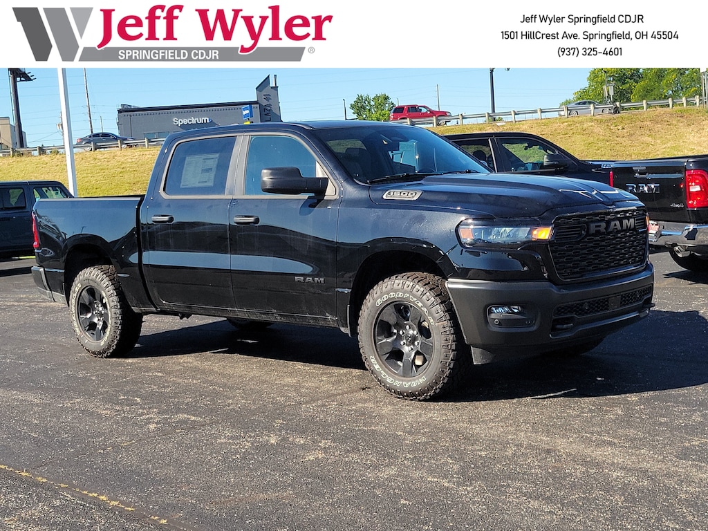 New 2026 Ram 1500 WARLOCK CREW CAB 4X4 5'7 BOX Pickup