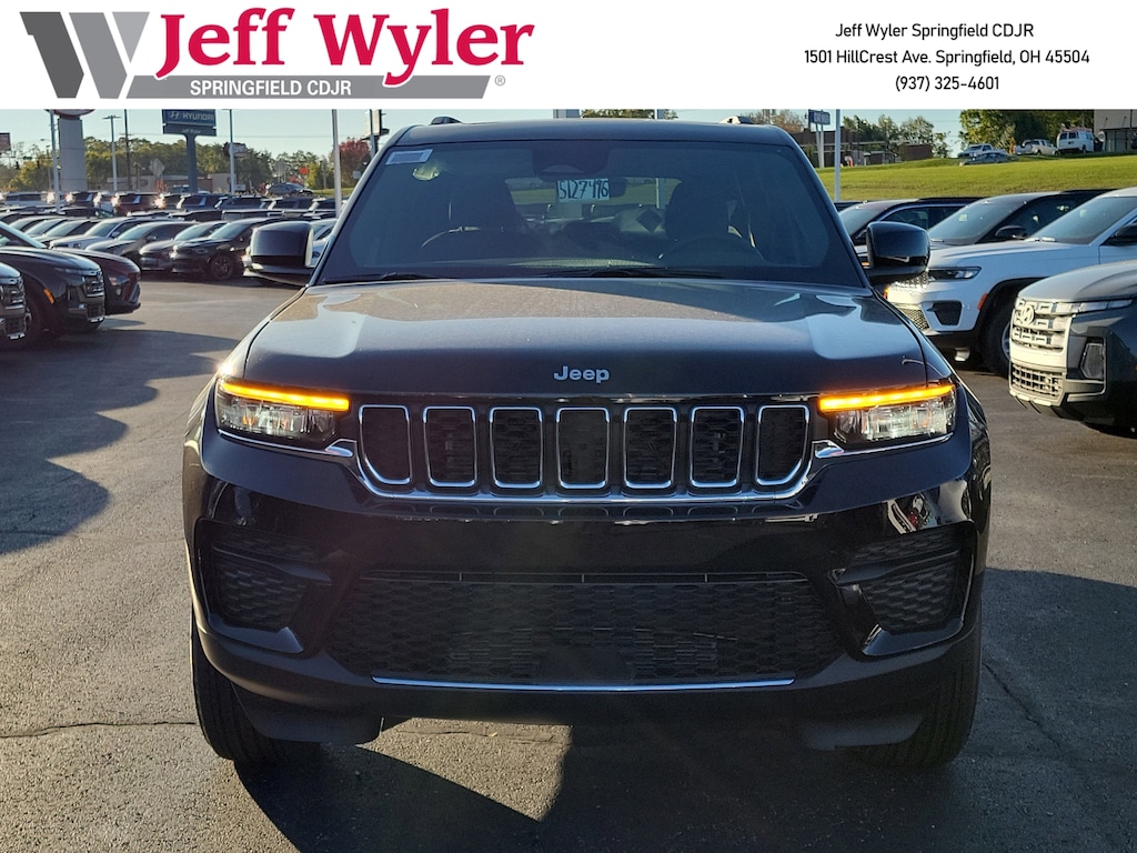 New 2025 Jeep Grand Cherokee LAREDO X 4X4 Sport Utility