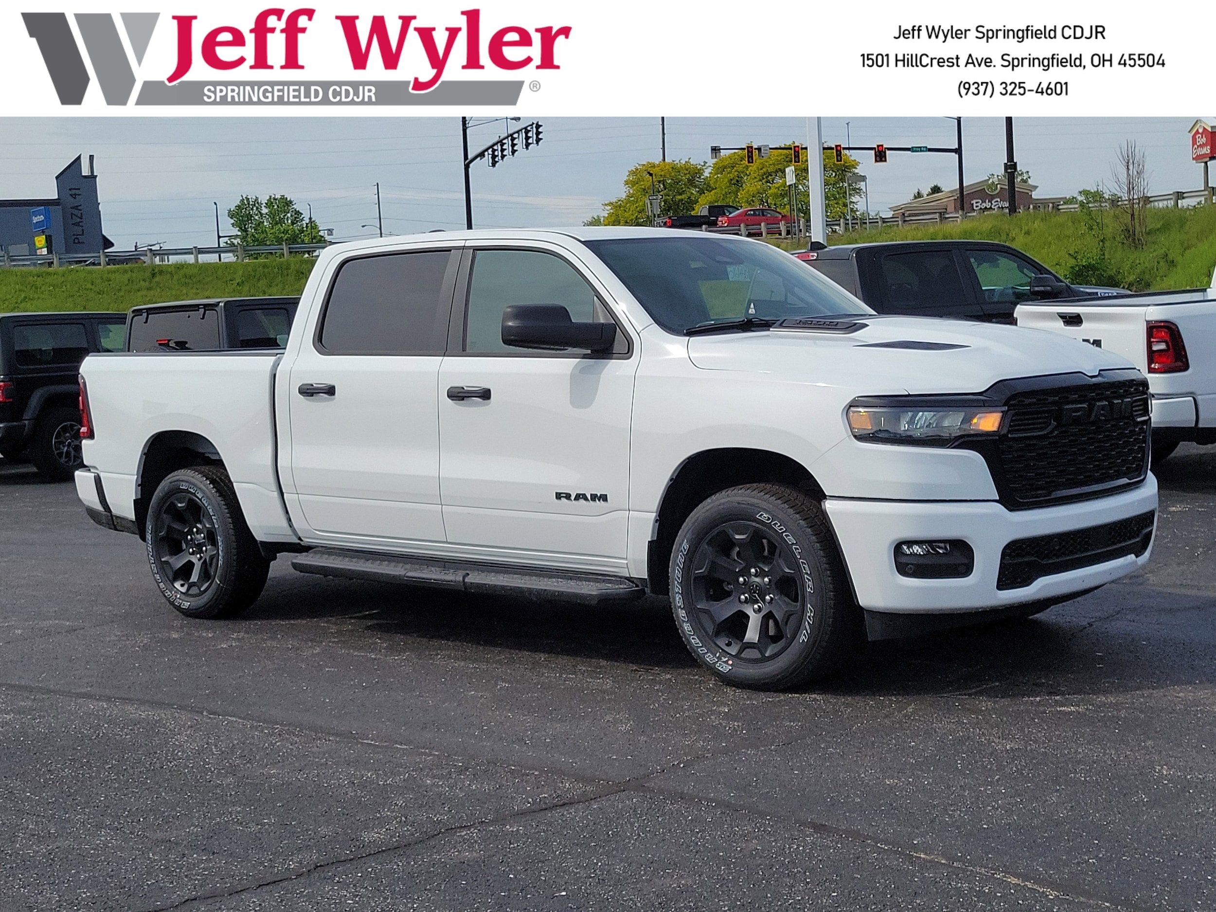 2026 RAM 1500 Express 4x4 Crew Cab 5'7's photo