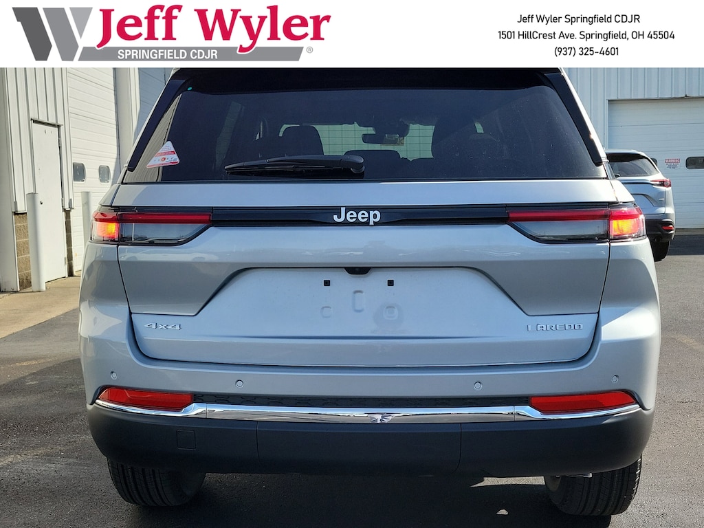 New 2025 Jeep Grand Cherokee LAREDO X 4X4 Sport Utility