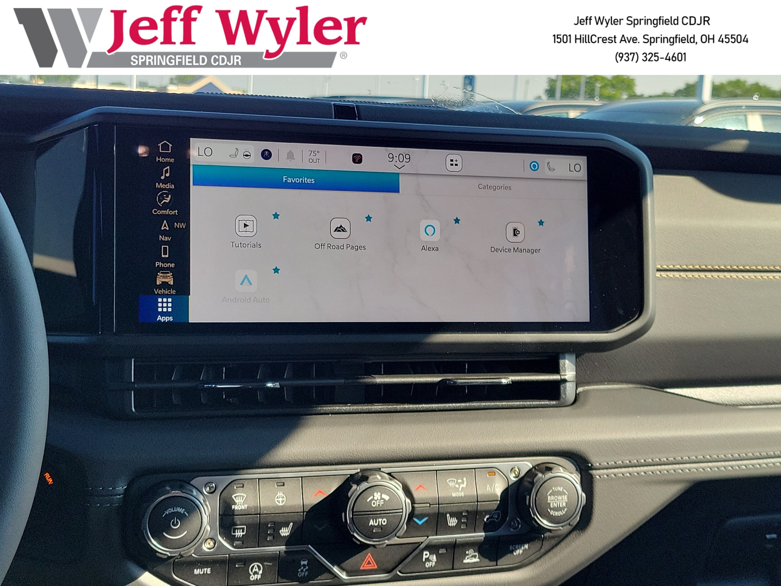 2025 Jeep Wrangler 4-Door Sahara - Photo 12