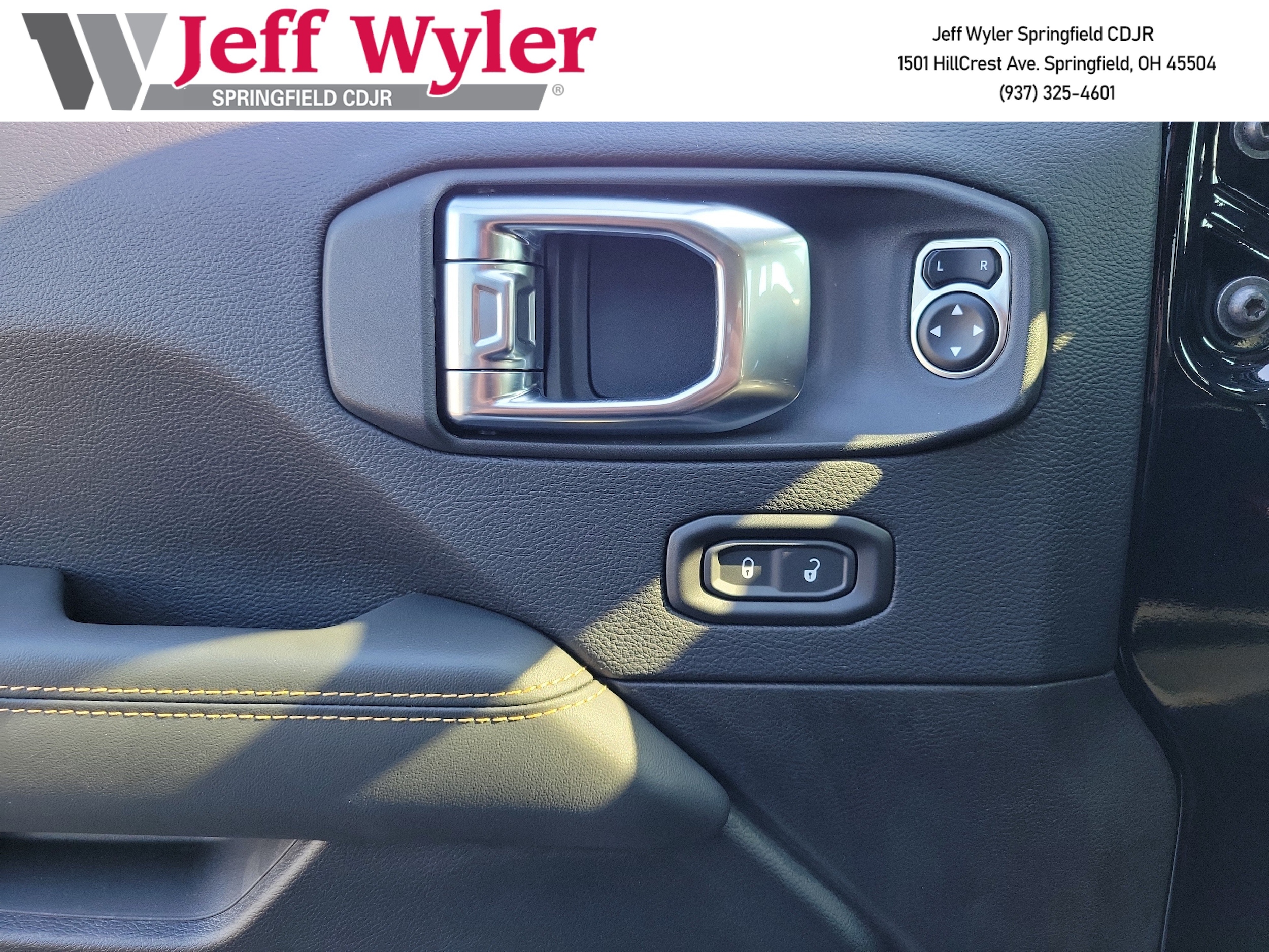 2025 Jeep Wrangler 4-Door Sahara - Photo 15