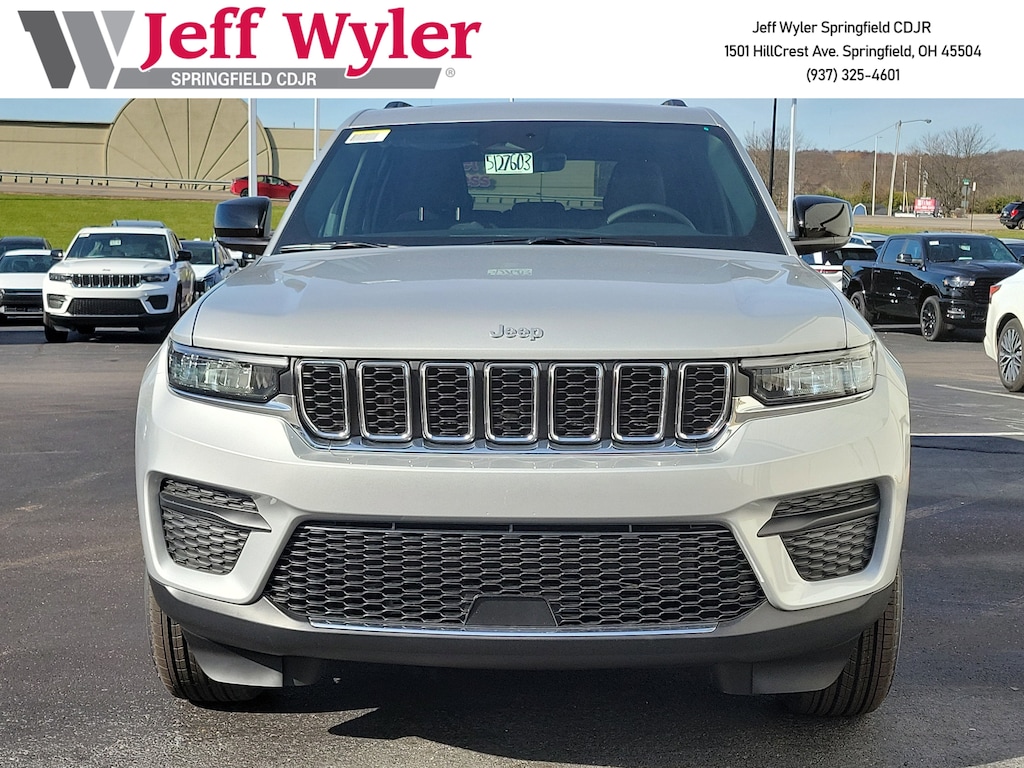 New 2025 Jeep Grand Cherokee LAREDO X 4X4 Sport Utility