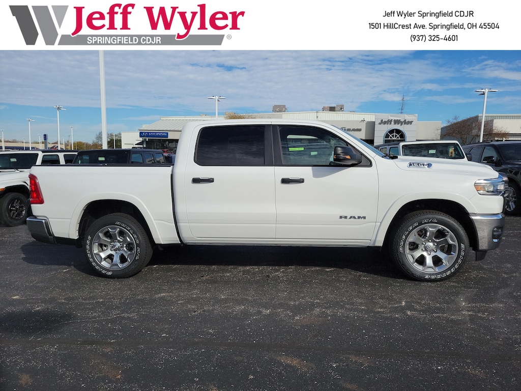 New 2026 Ram 1500 BIG HORN CREW CAB 4X4 5'7 BOX Pickup