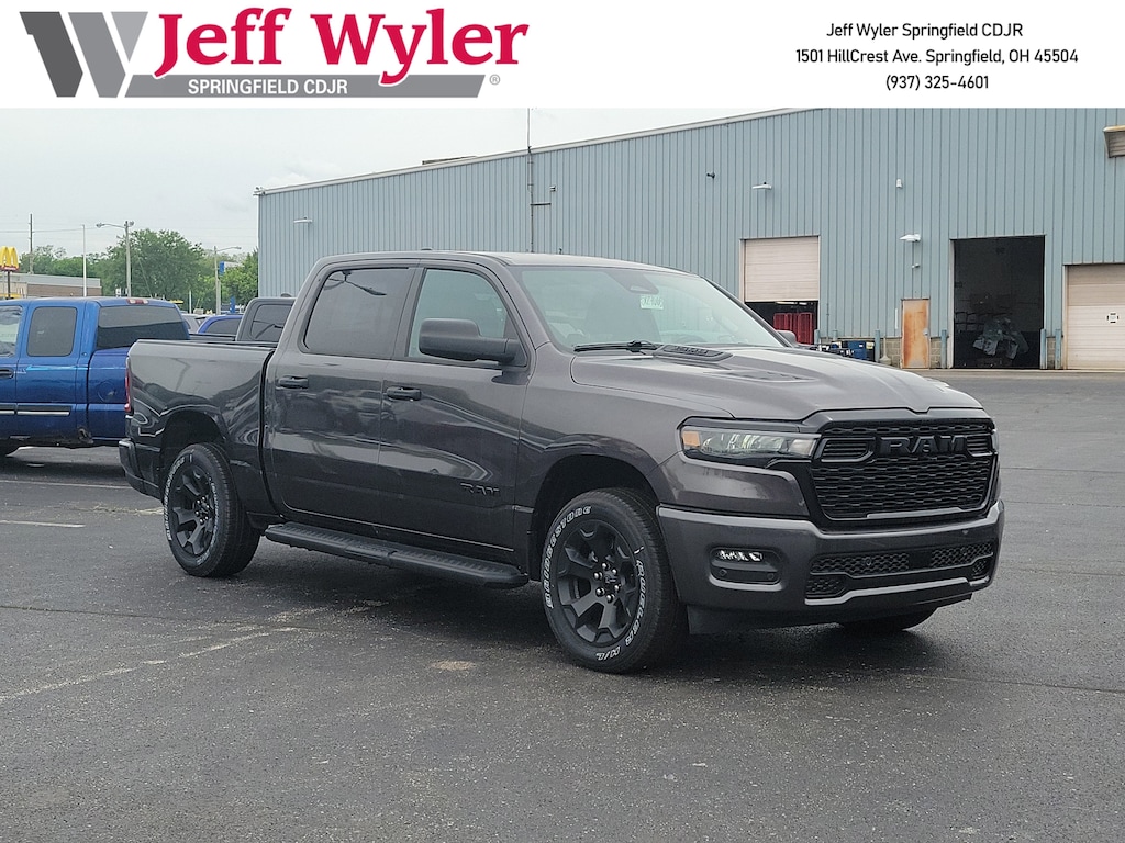New 2026 Ram 1500 EXPRESS CREW CAB 4X4 5'7 BOX Pickup