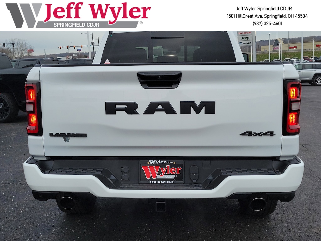 New 2026 Ram 1500 LARAMIE CREW CAB 4X4 5'7 BOX Pickup