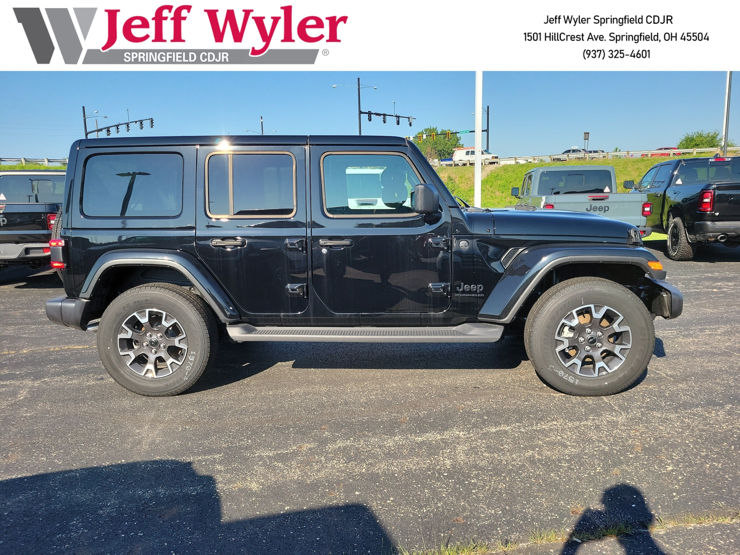 2025 Jeep Wrangler 4-Door Sahara - Photo 4