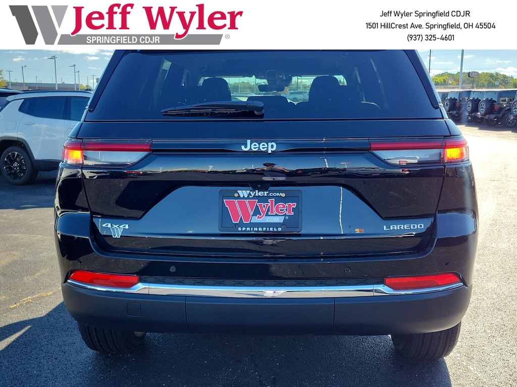 New 2025 Jeep Grand Cherokee LAREDO X 4X4 Sport Utility