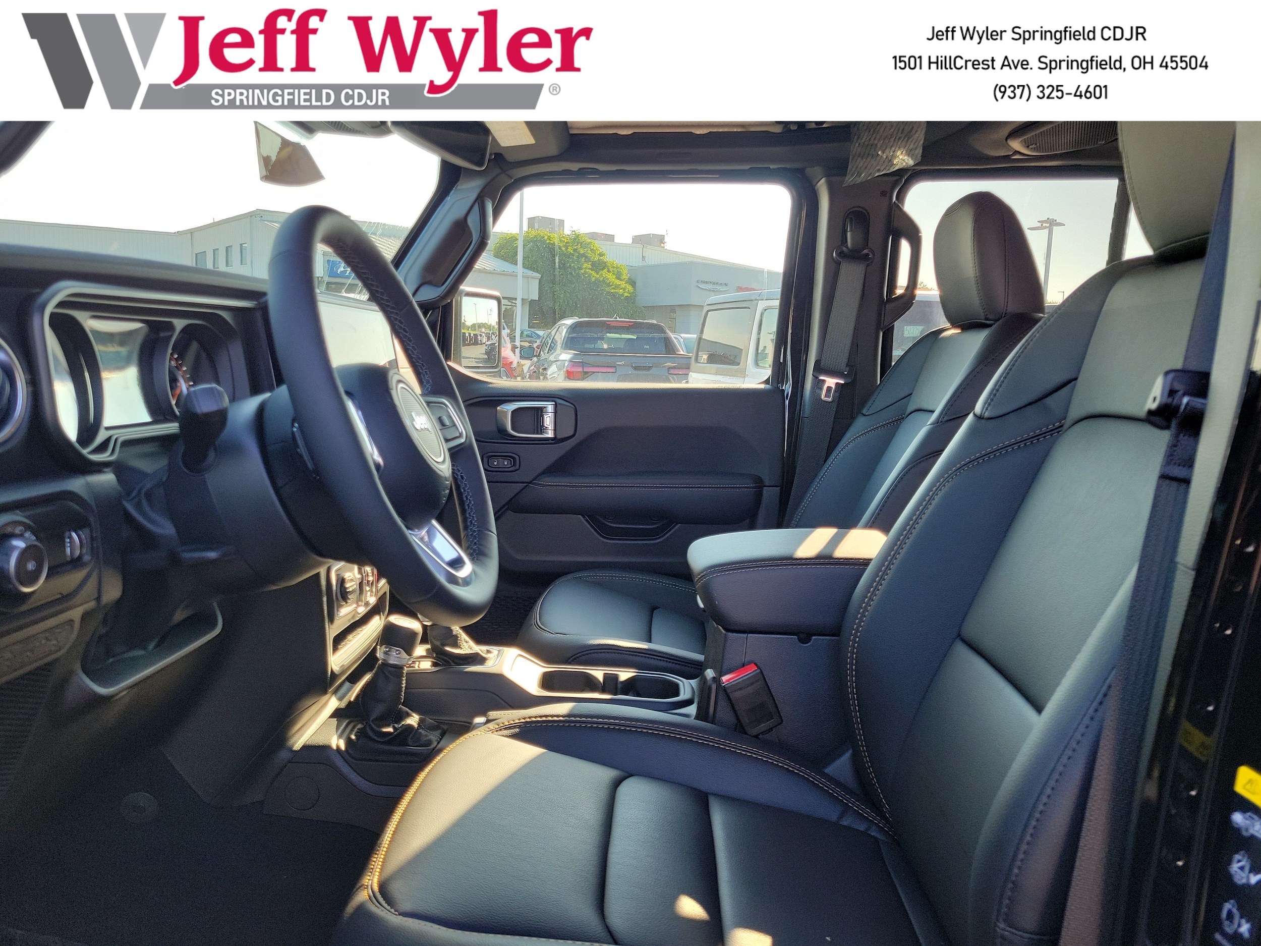 2025 Jeep Wrangler 4-Door Sahara - Photo 16