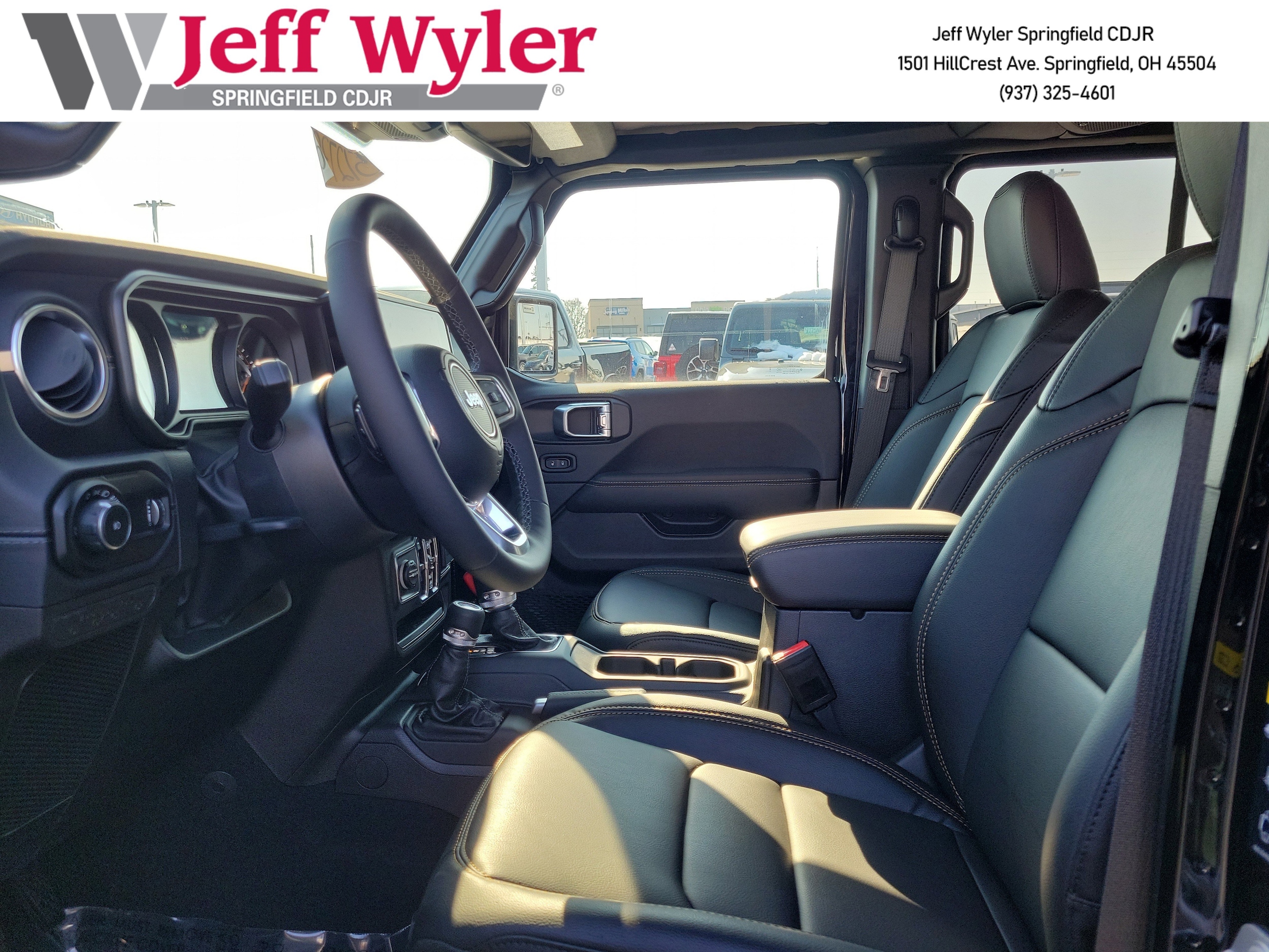 2025 Jeep Wrangler 4-Door Sahara - Photo 14