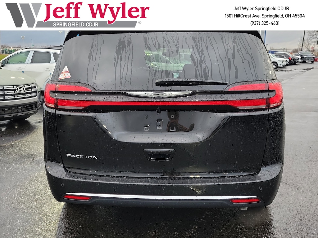 New 2026 Chrysler Pacifica SELECT Passenger Van