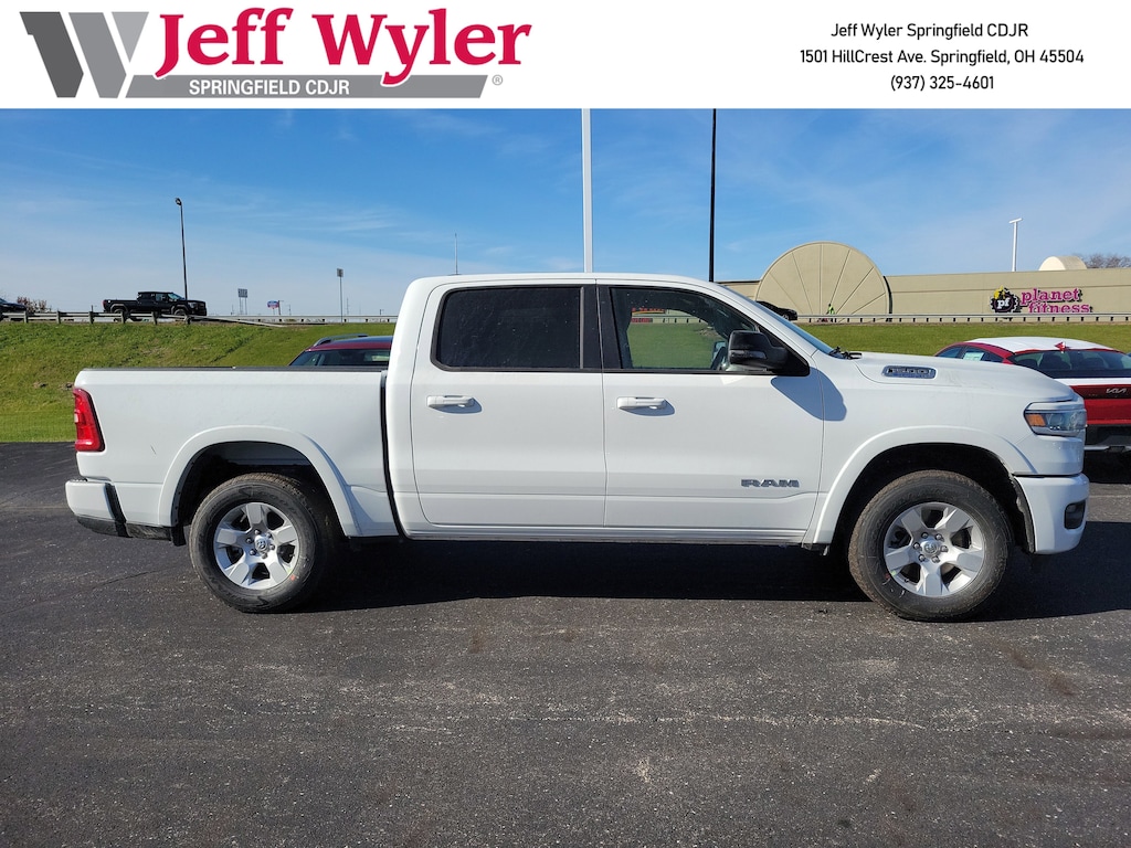 New 2025 Ram 1500 BIG HORN CREW CAB 4X4 5'7 BOX Pickup