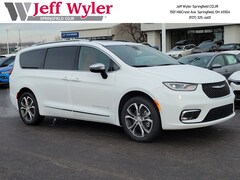 2026 Chrysler Pacifica PINNACLE AWD Passenger Van