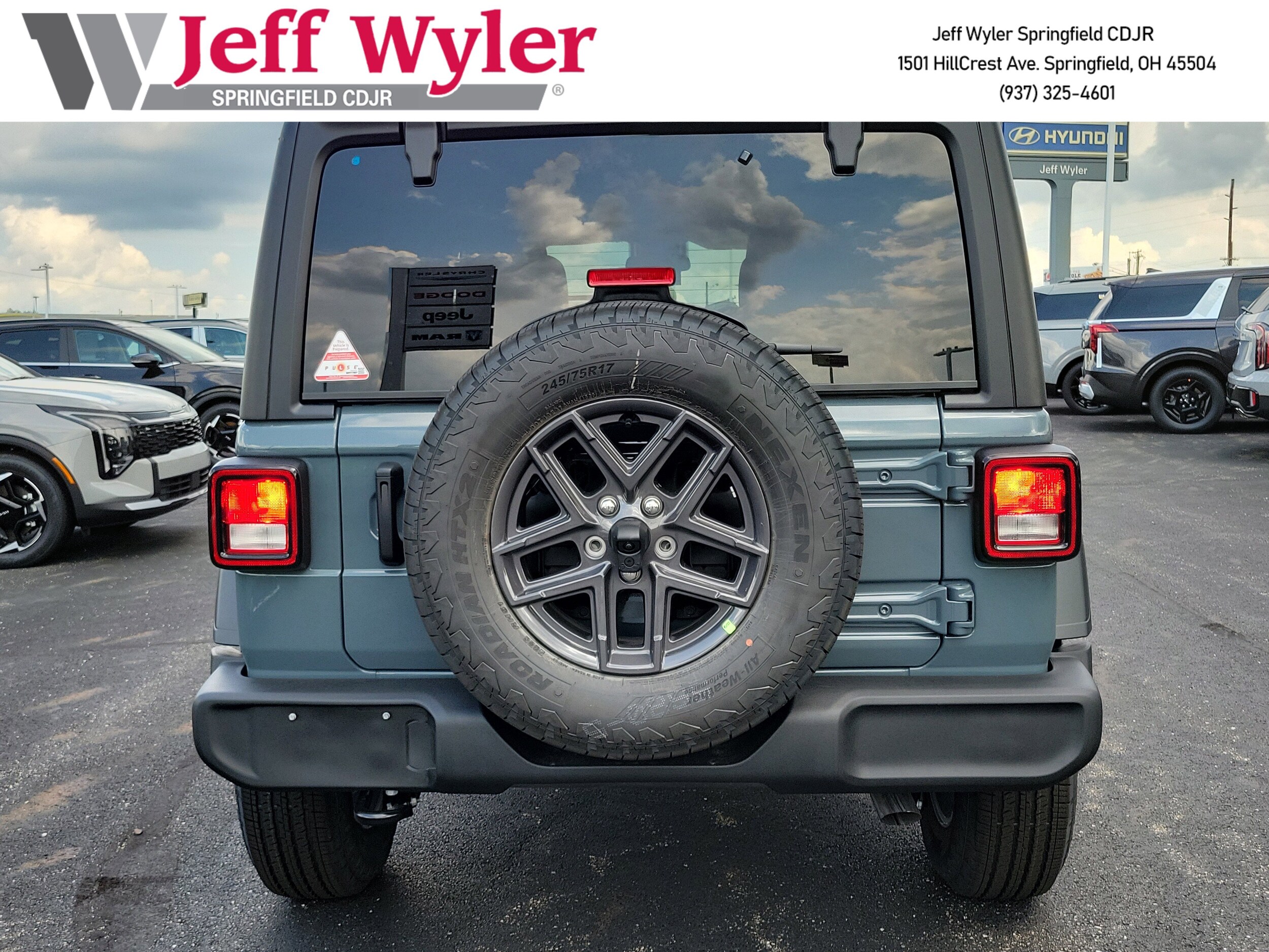 2025 Jeep Wrangler Sport S photo 4