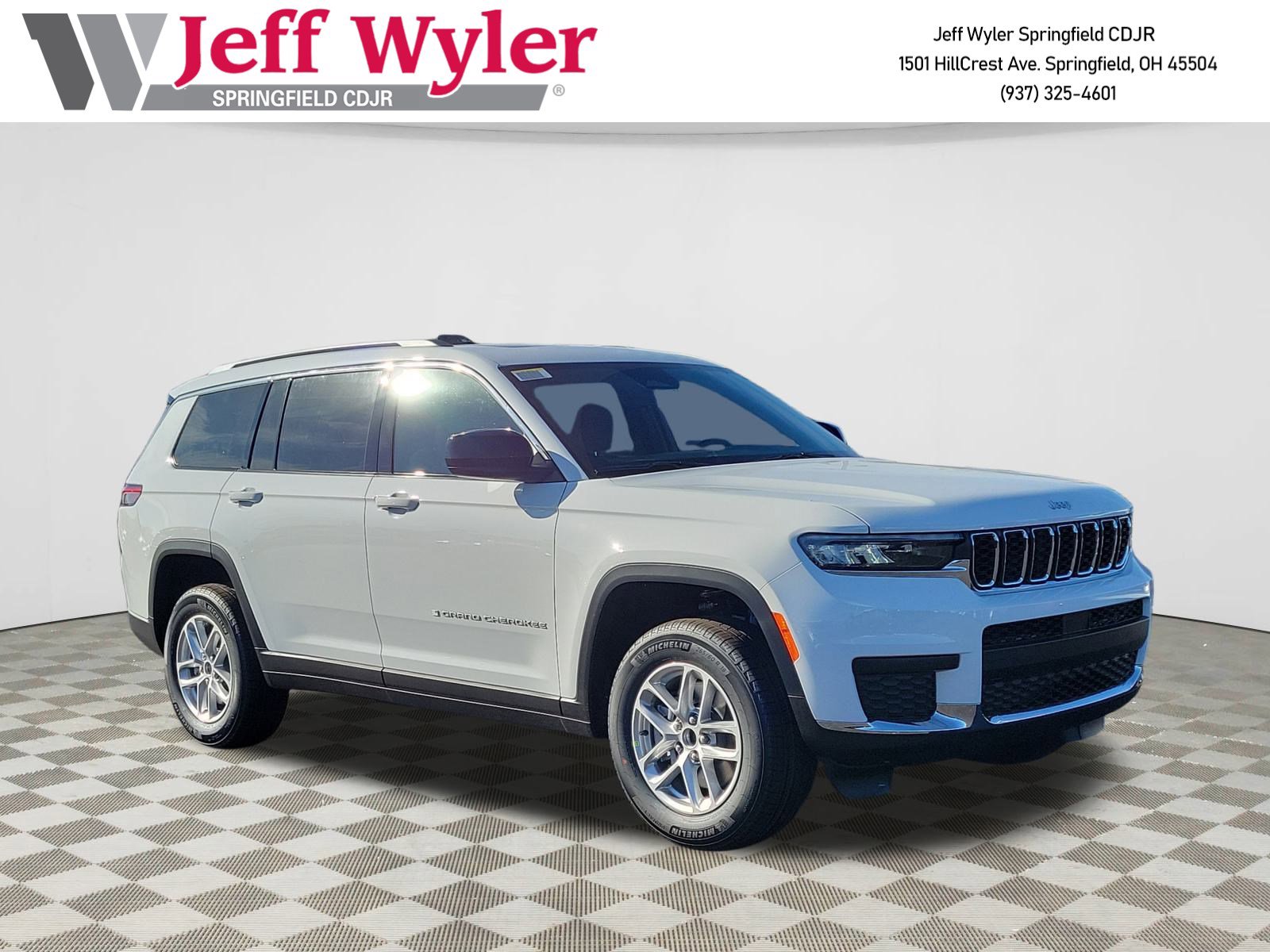 2025 Jeep Grand Cherokee L Laredo's photo