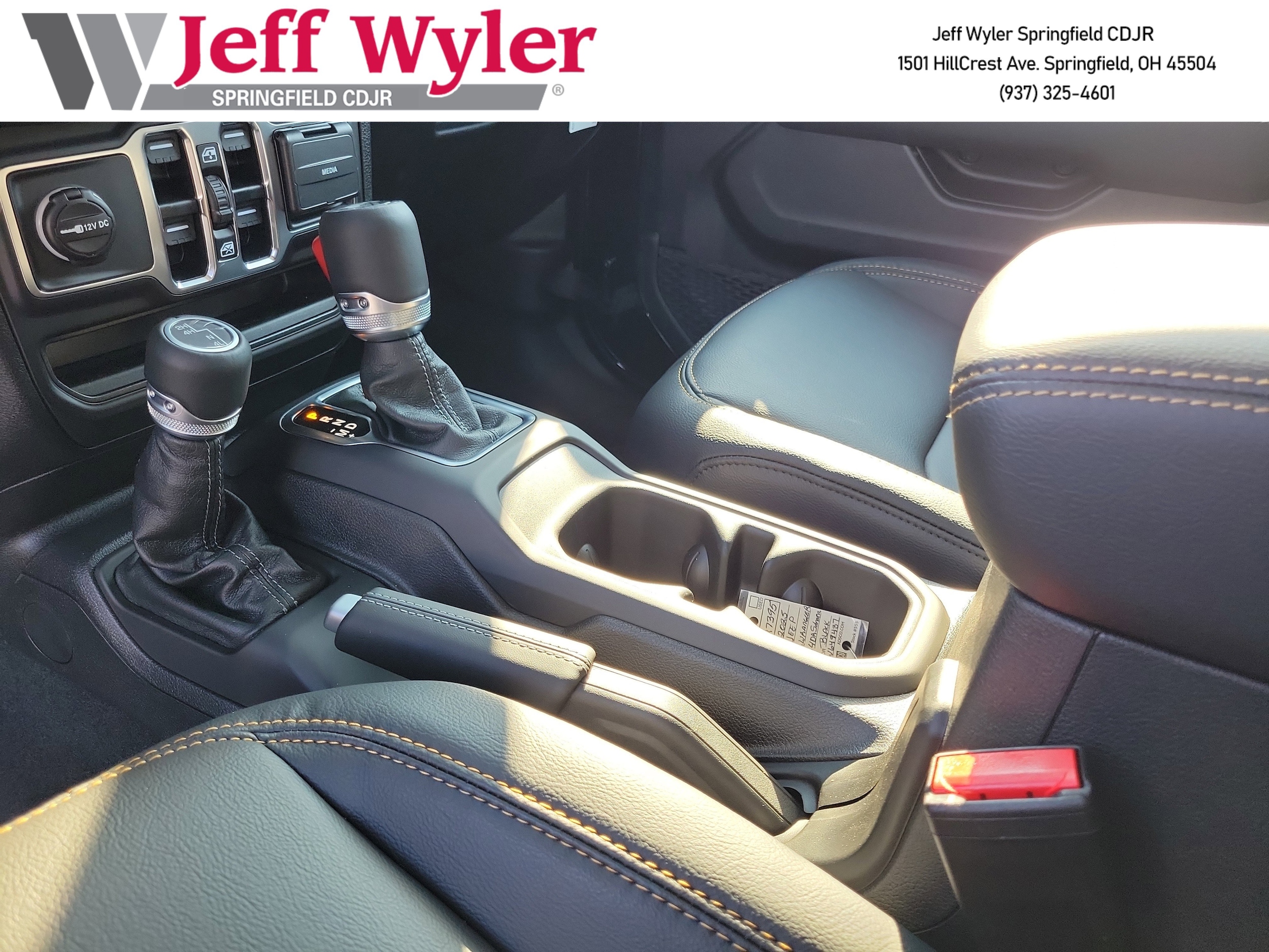 2025 Jeep Wrangler 4-Door Sahara - Photo 12