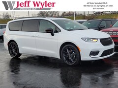 2026 Chrysler Pacifica SELECT Passenger Van