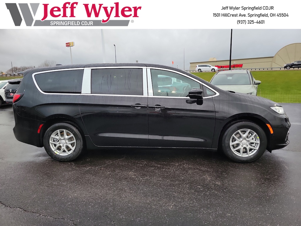 New 2026 Chrysler Pacifica SELECT Passenger Van