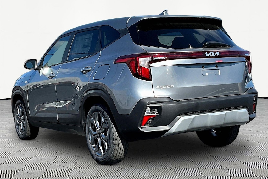 New 2026 Kia Seltos LX SUV