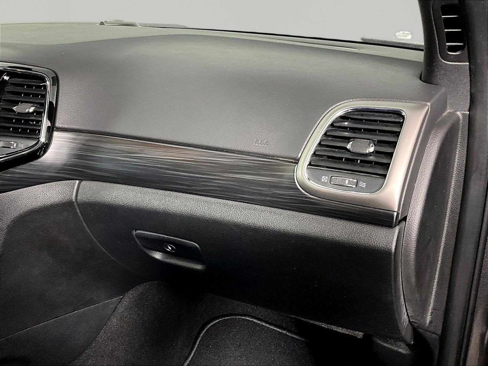 2019 Jeep Grand Cherokee Altitude - Photo 24