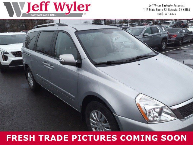 2011 Kia Sedona LX's photo