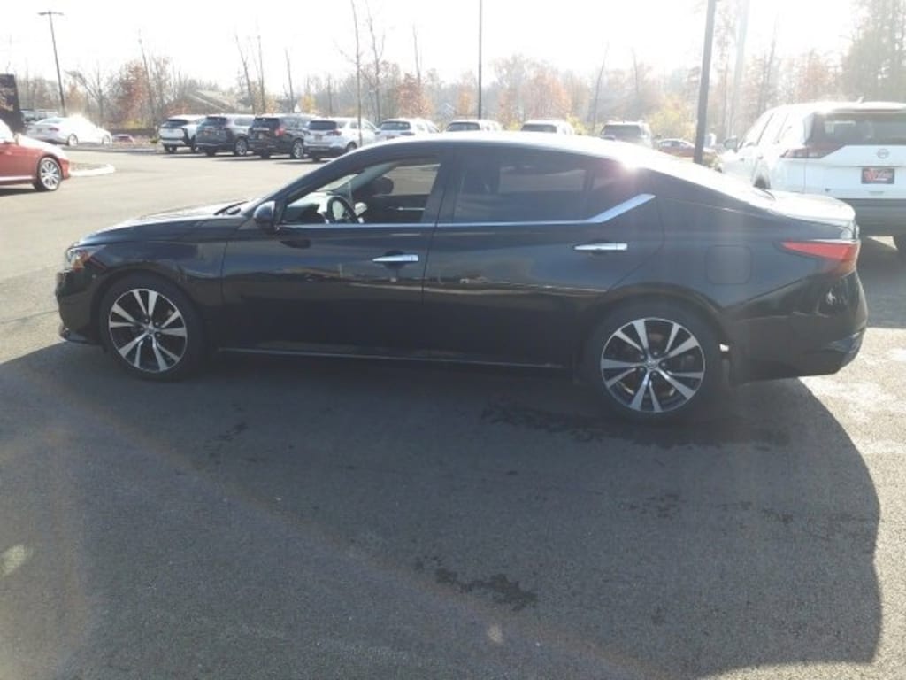 Used 2019 Nissan Altima 2.0 Platinum Sedan