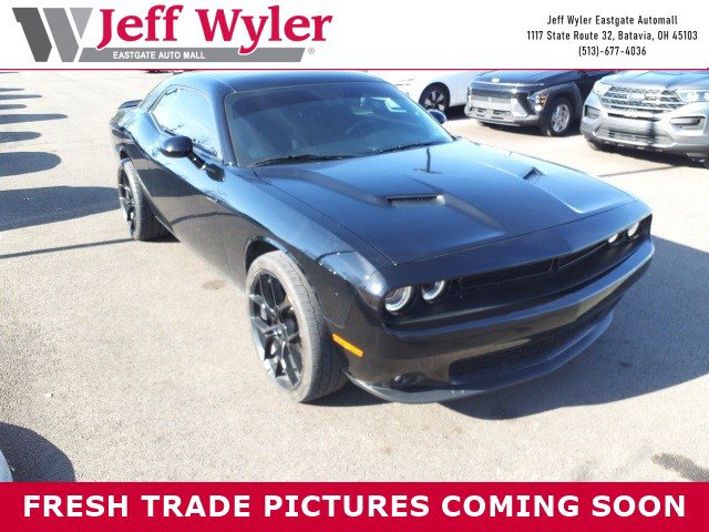 2023 Dodge Challenger SXT's photo