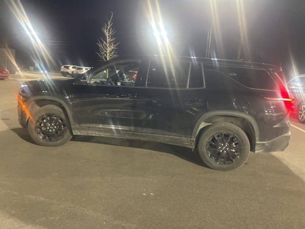 Used 2024 Chevrolet Traverse AWD LS SUV