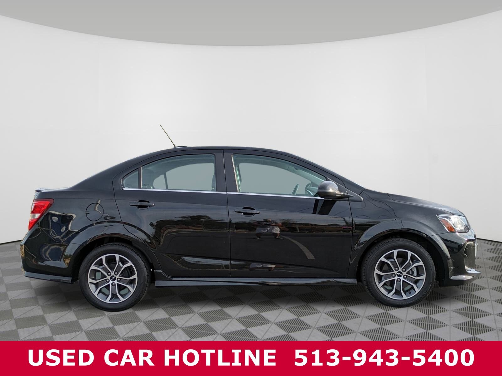 Used 2020 Chevrolet Sonic LT with VIN 1G1JD5SB6L4100551 for sale in Batavia, OH