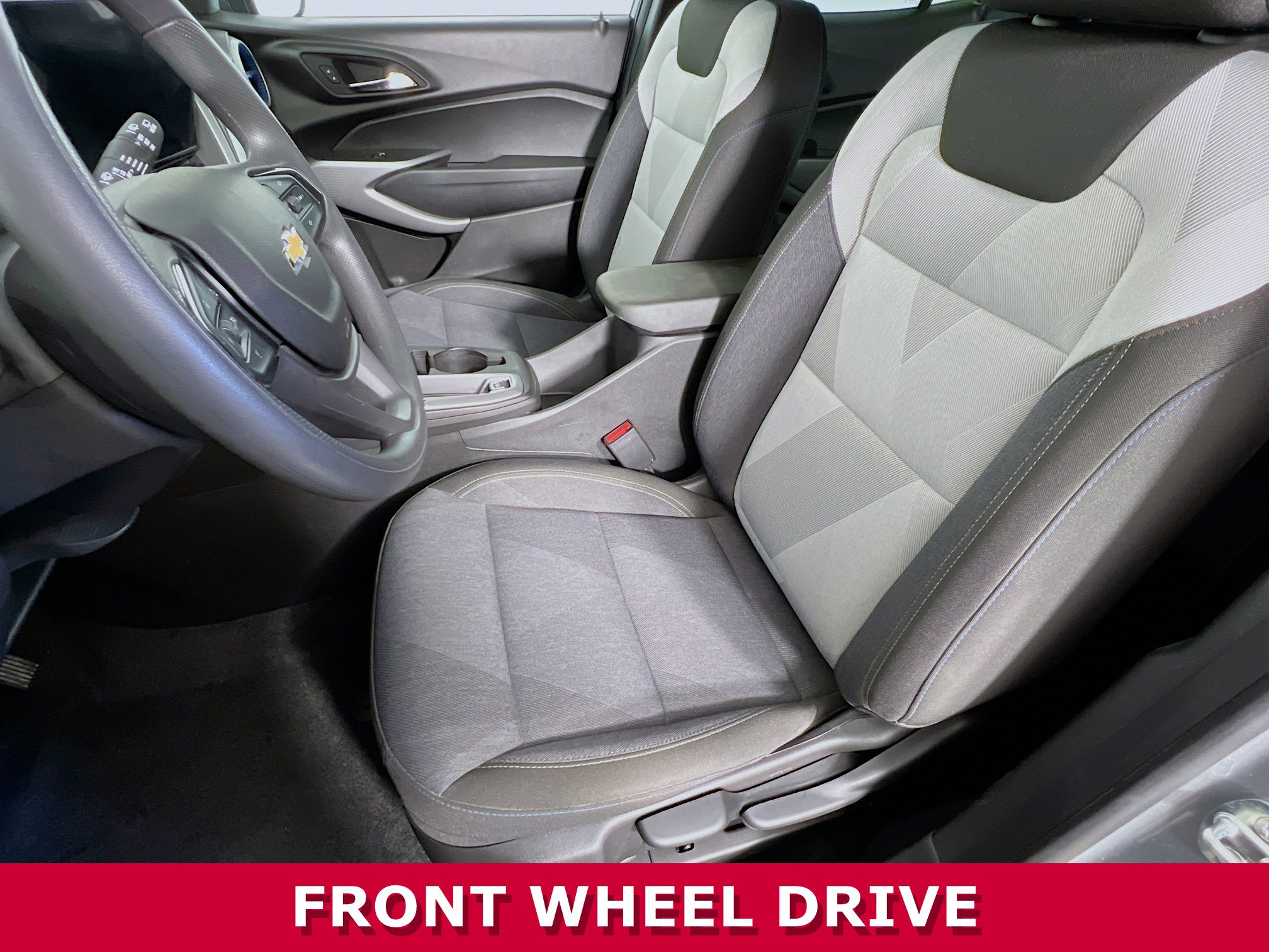 2024 Chevrolet Trax LS photo 2