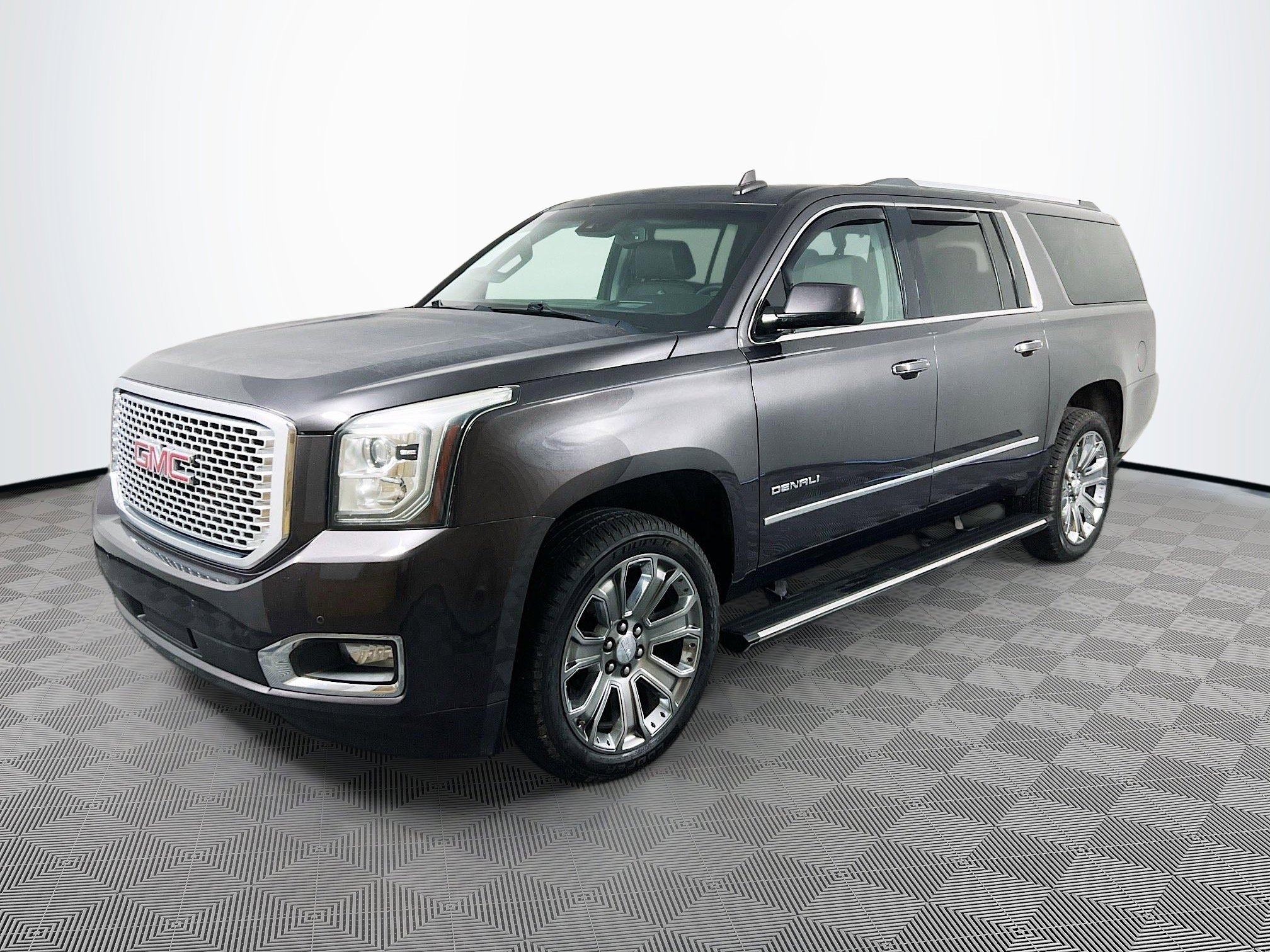 2015 Gmc Yukon XL Denali photo 2