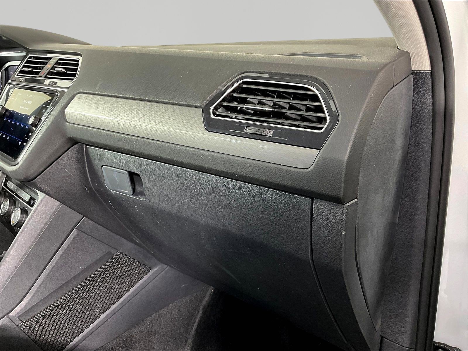 2020 Volkswagen Tiguan SEL - Photo 24