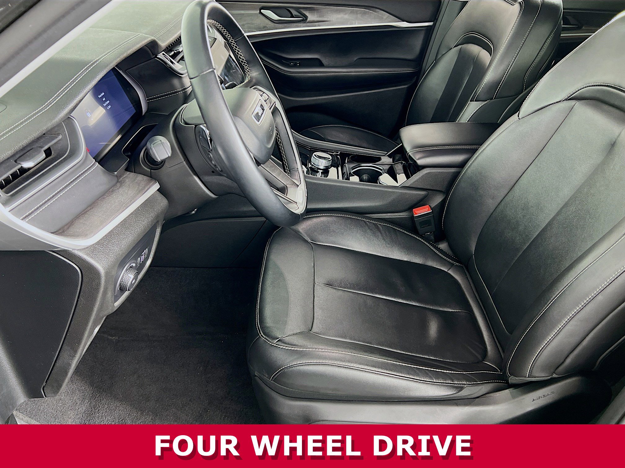 2021 Jeep Grand Cherokee Limited photo 2