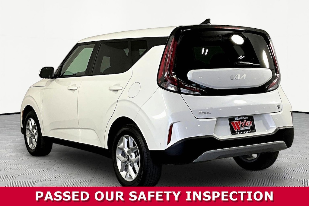 Used 2025 Kia Soul LX Hatchback