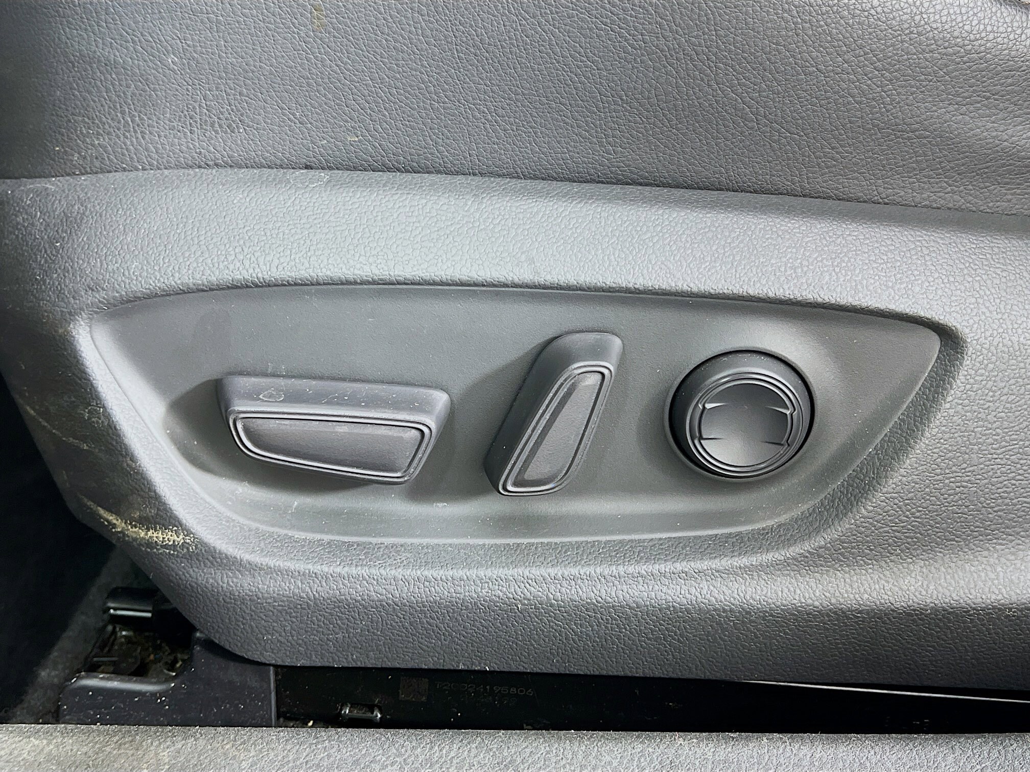 2020 Toyota Camry Hybrid XLE photo 3
